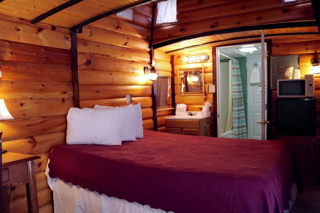 Motel Red Caboose & Restaurant Ronks