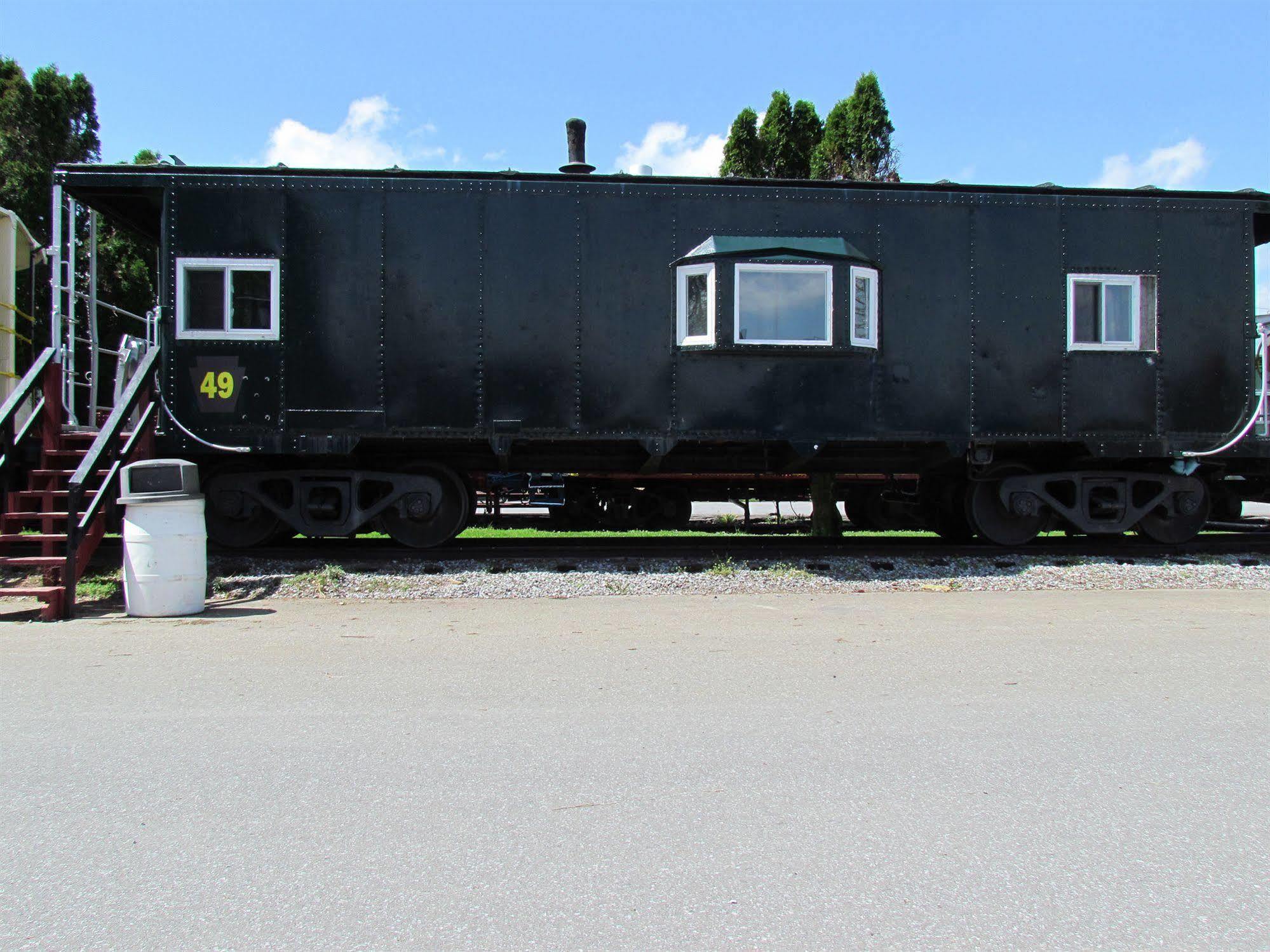 Red Caboose & Restaurant 2* Ronks