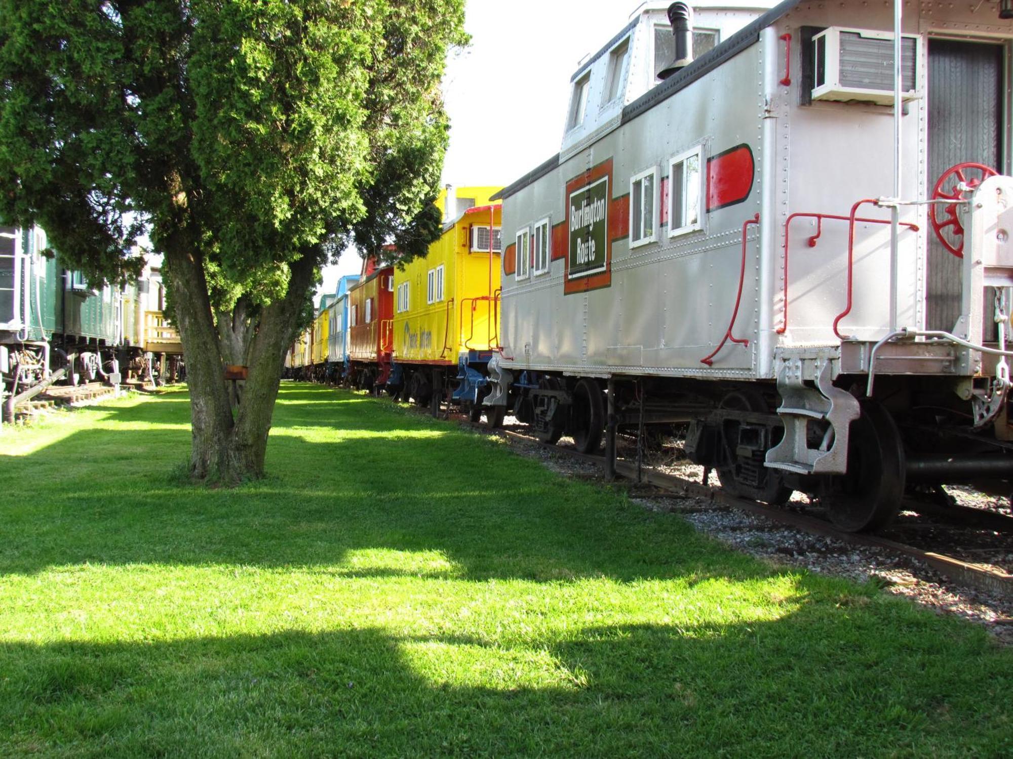 Red Caboose & Restaurant 2*
