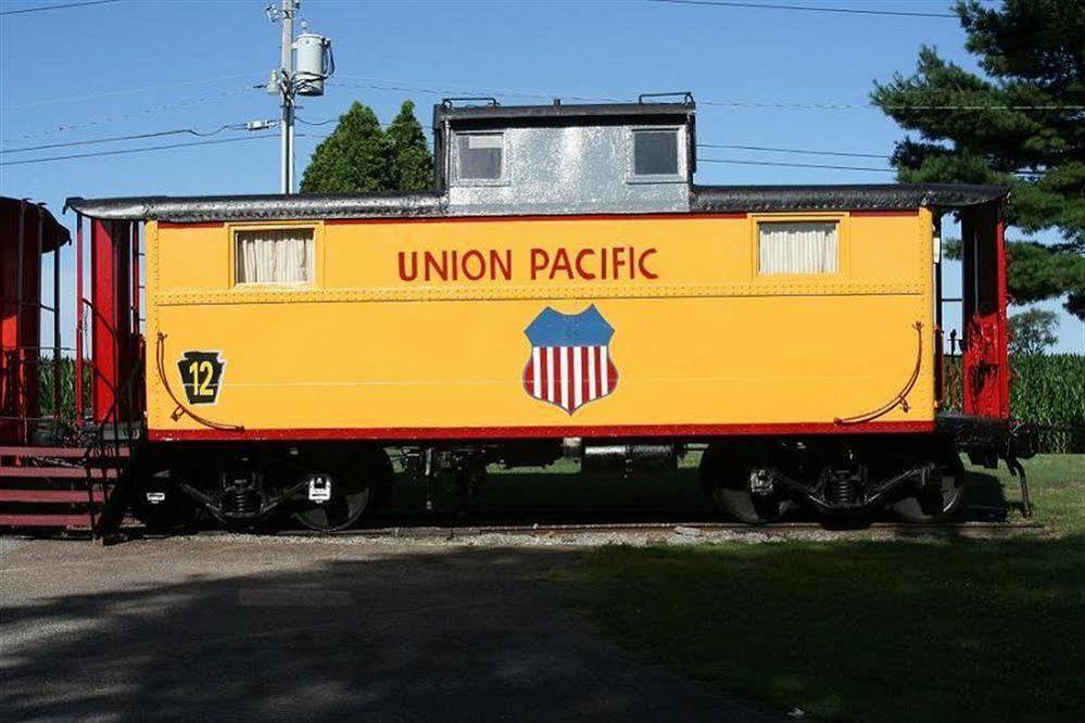 Red Caboose & Restaurant Ronks